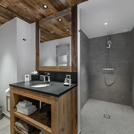Alpine Sanctuary: Chalet Hideaway *