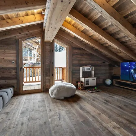 בקתה Alpine Sanctuary: Chalet Hideaway