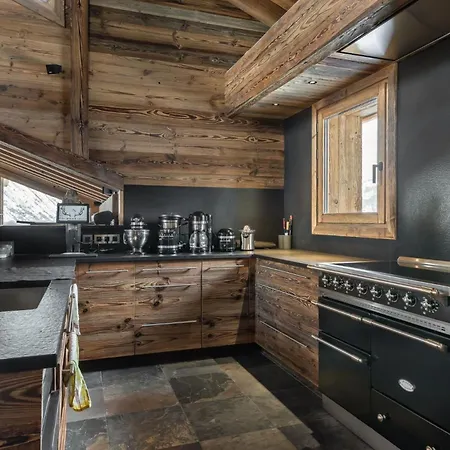 Alpine Sanctuary: Chalet Hideaway בקתה *